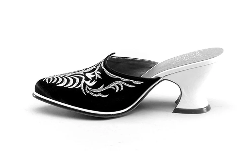 Antoinette 18th Century Mules (Black) - Image 14
