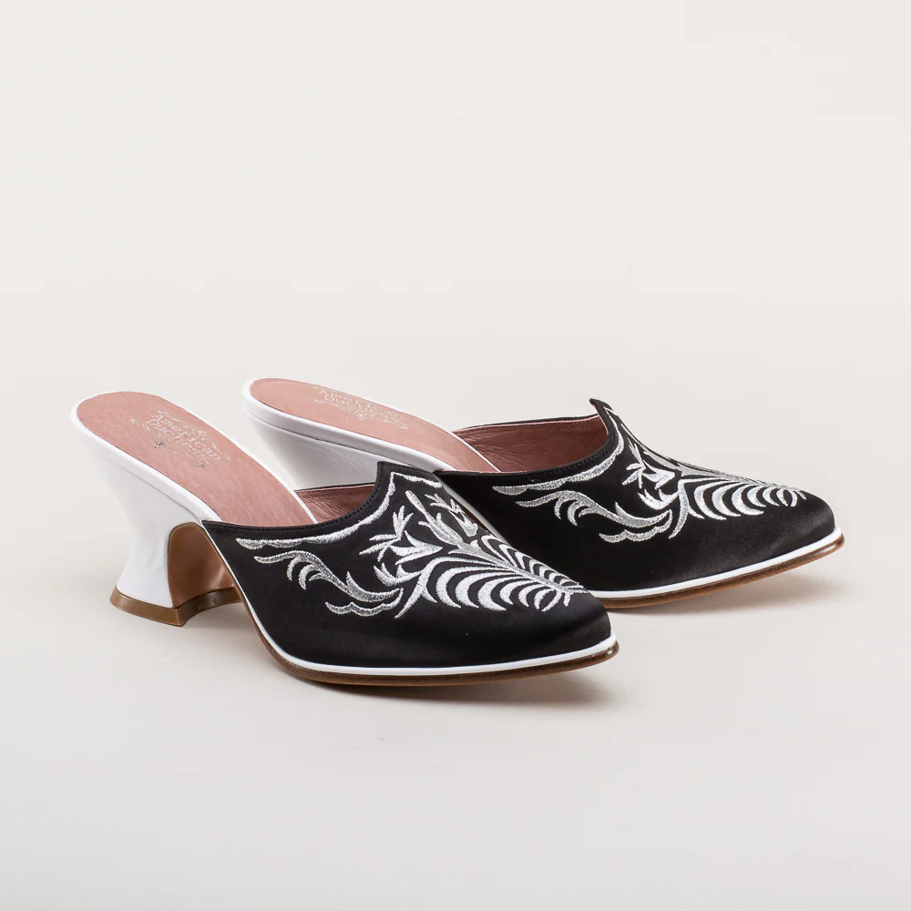 Antoinette 18th Century Mules (Black) - Image 4