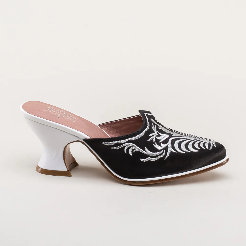 Antoinette 18th Century Mules (Black) - Image 6