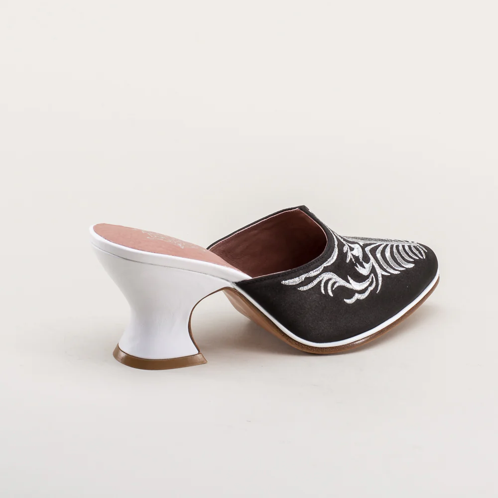 Antoinette 18th Century Mules (Black) - Image 7