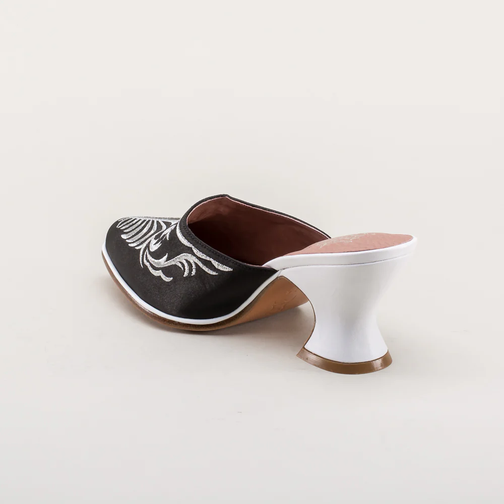 Antoinette 18th Century Mules (Black) - Image 9