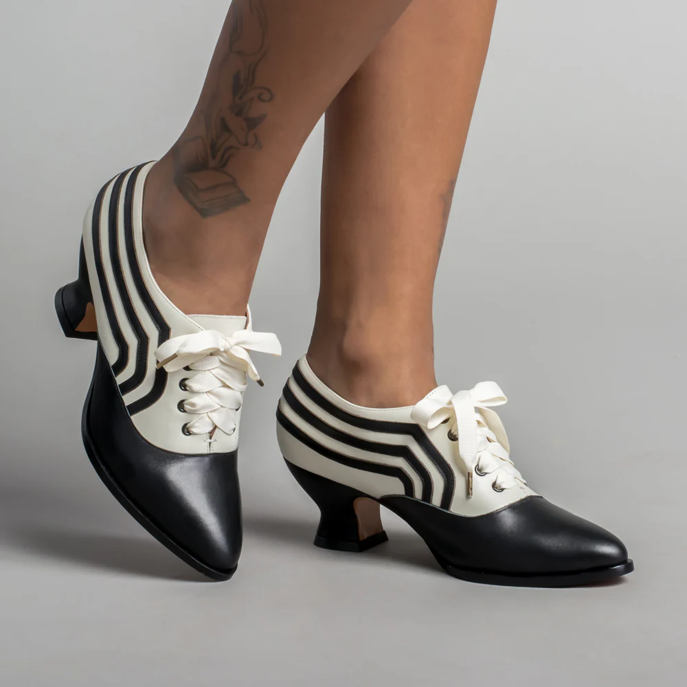 Bernadette Edwardian Oxfords Wide (Ivory/Black)