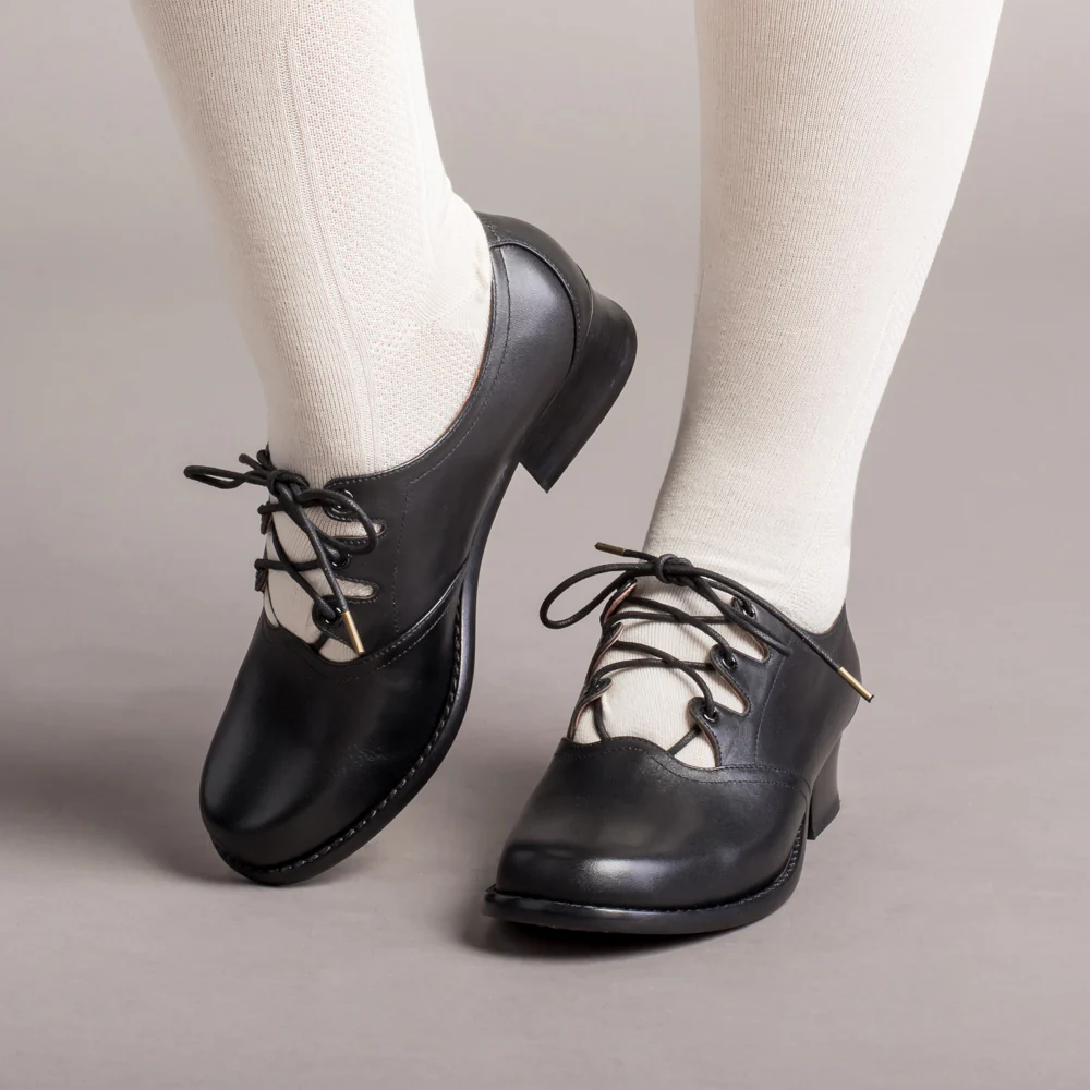 Ghillie Vintage Lace-Up Shoes (Black) - Image 2