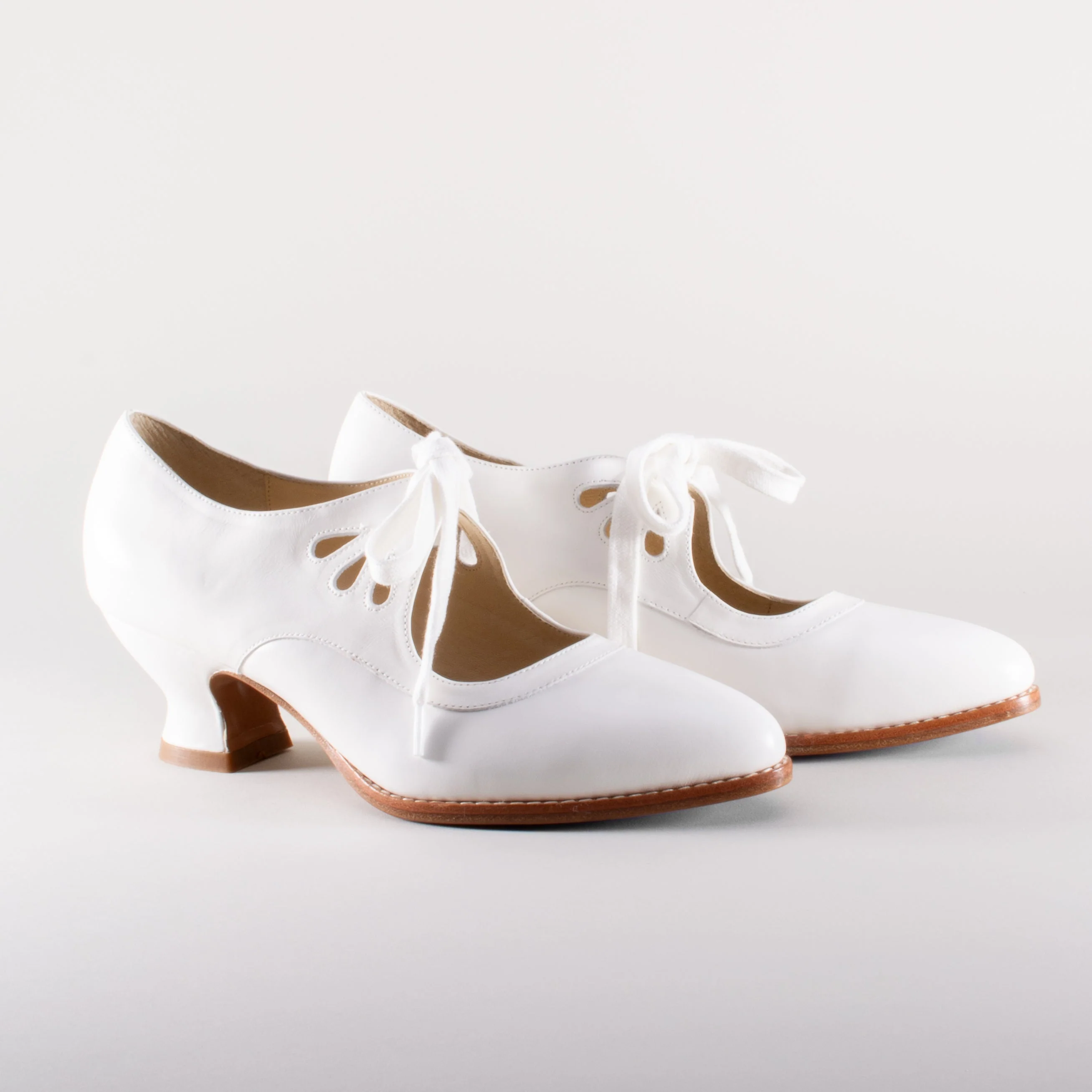 Gibson Edwardian Leather Shoes (Soft Ivory) - Image 2