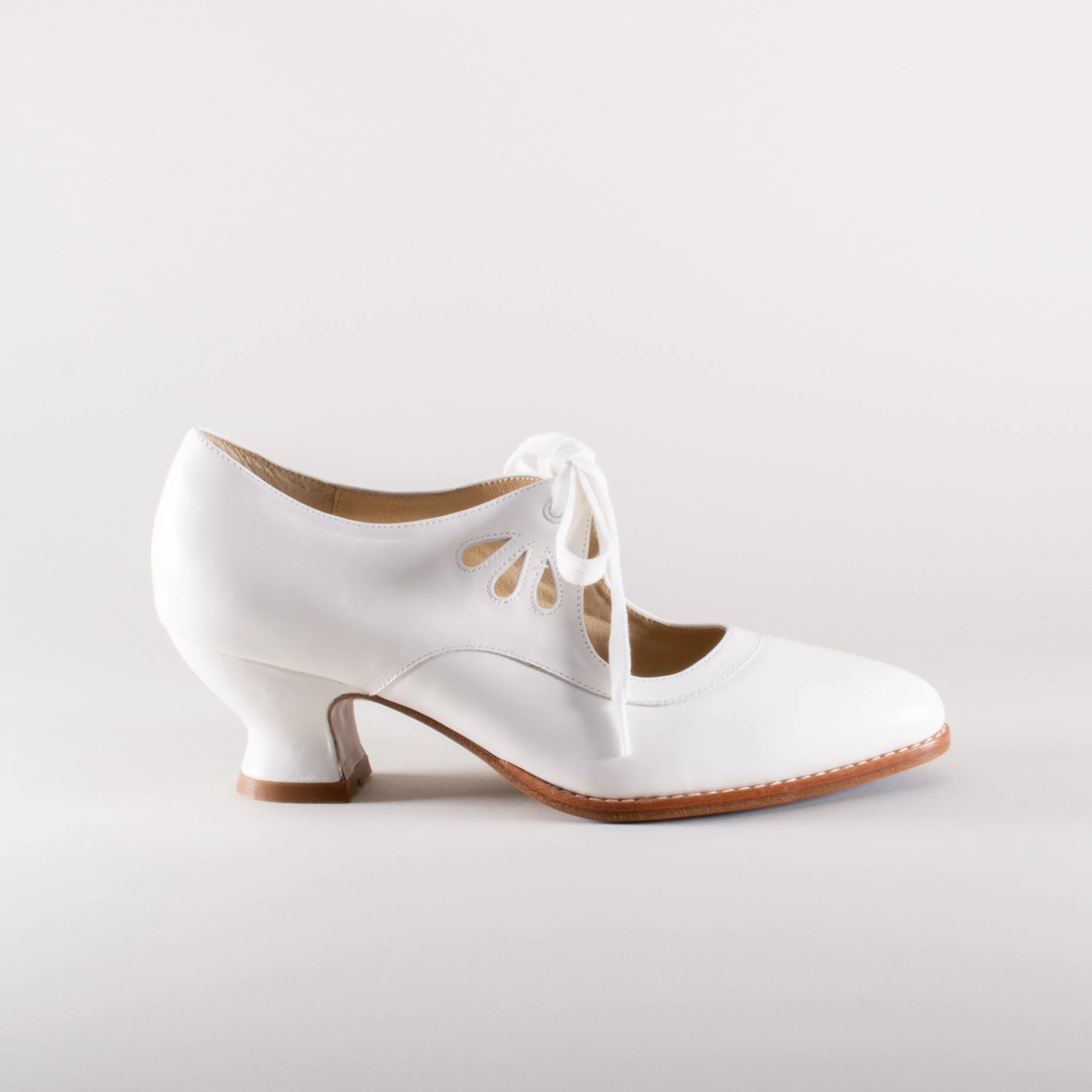 Gibson Edwardian Leather Shoes (Soft Ivory) - Image 3