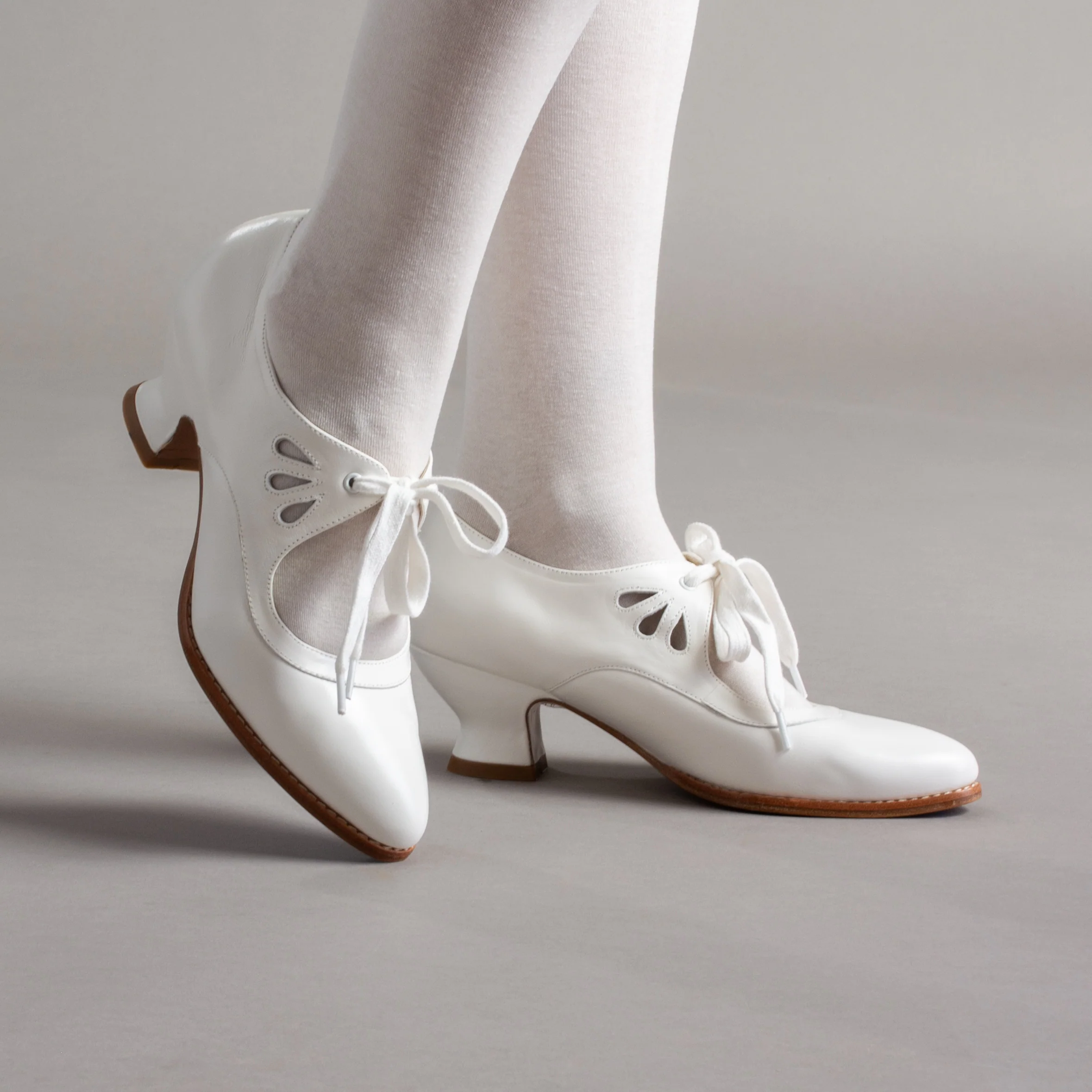 Gibson Edwardian Leather Shoes (Soft Ivory) - Image 5