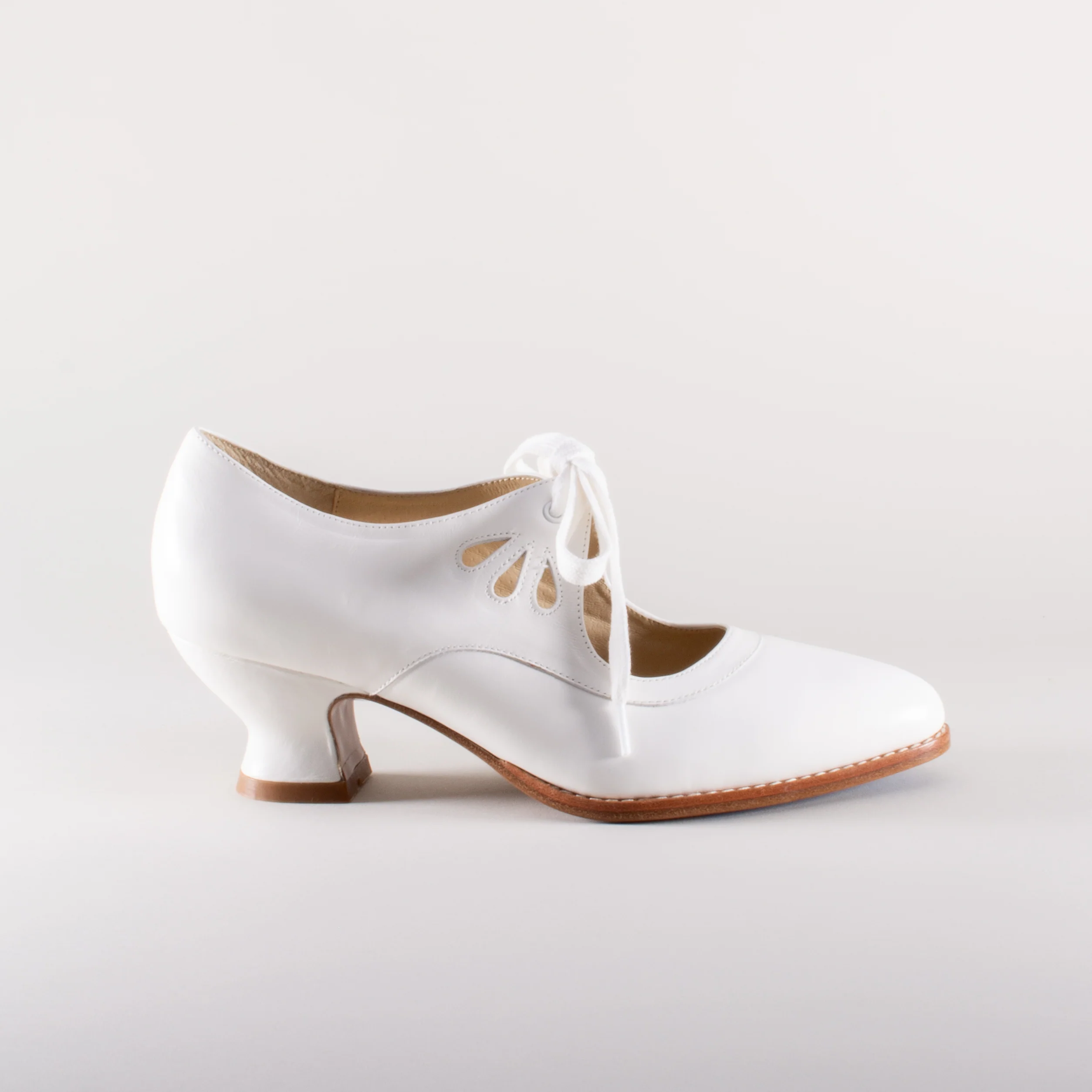Gibson Edwardian Leather Shoes (Soft Ivory) - Image 7