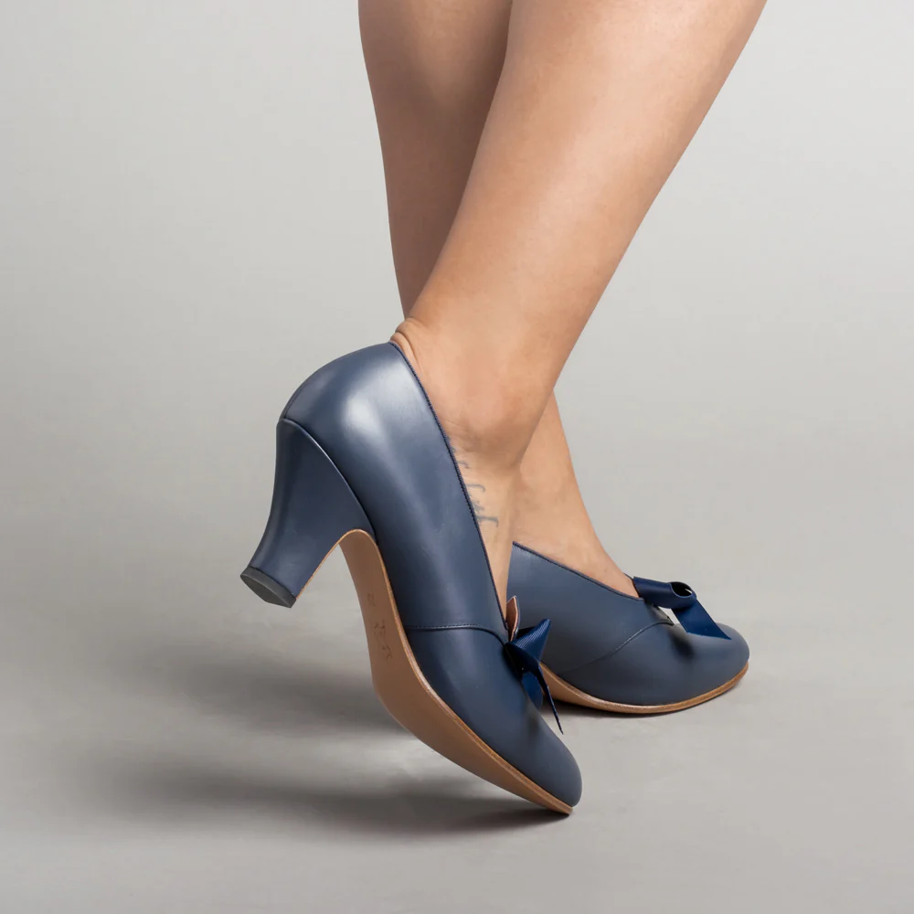 Hazel Women's Vintage Pumps (Navy) - Image 3