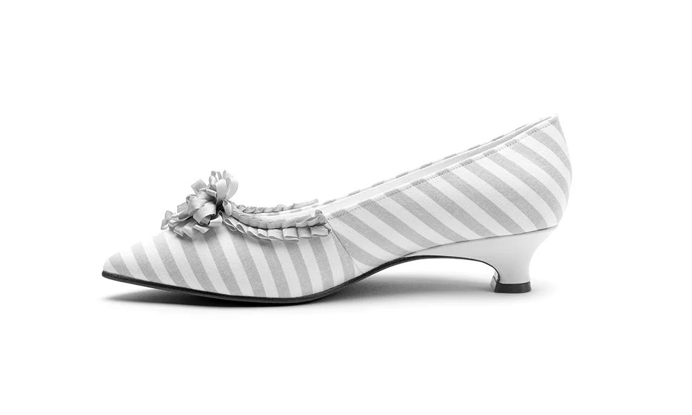 Josephine 18th Century Pumps (Taupe/White) - Image 6