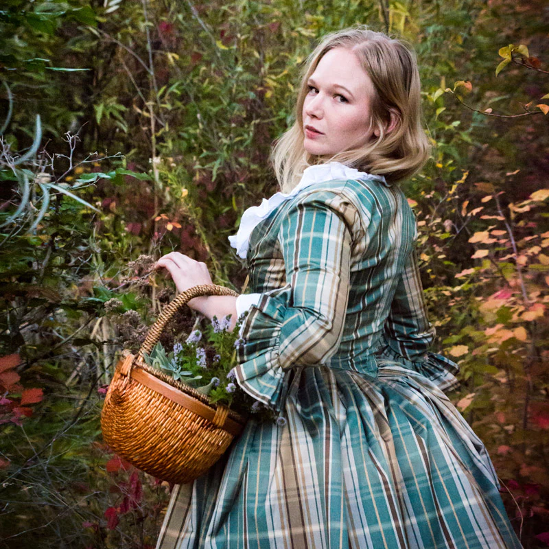 Simplicity 8161 18th Century Costume Pattern - Image 6