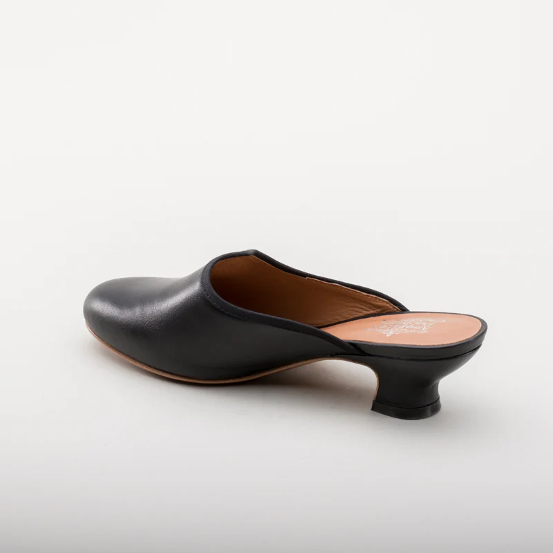 Sophie 18th Century Leather Mules (Black) - Image 10