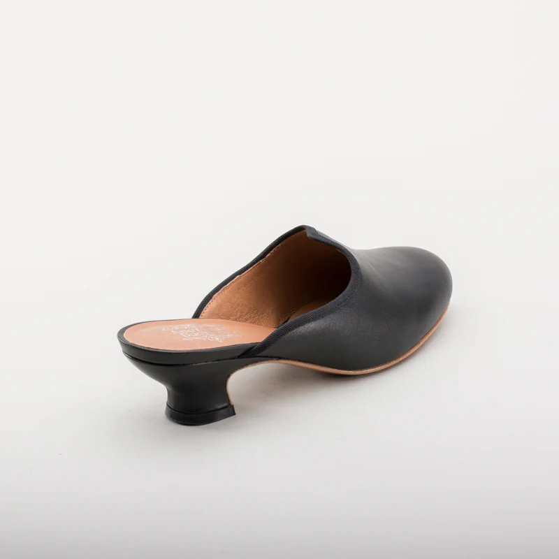Sophie 18th Century Leather Mules (Black) - Image 8